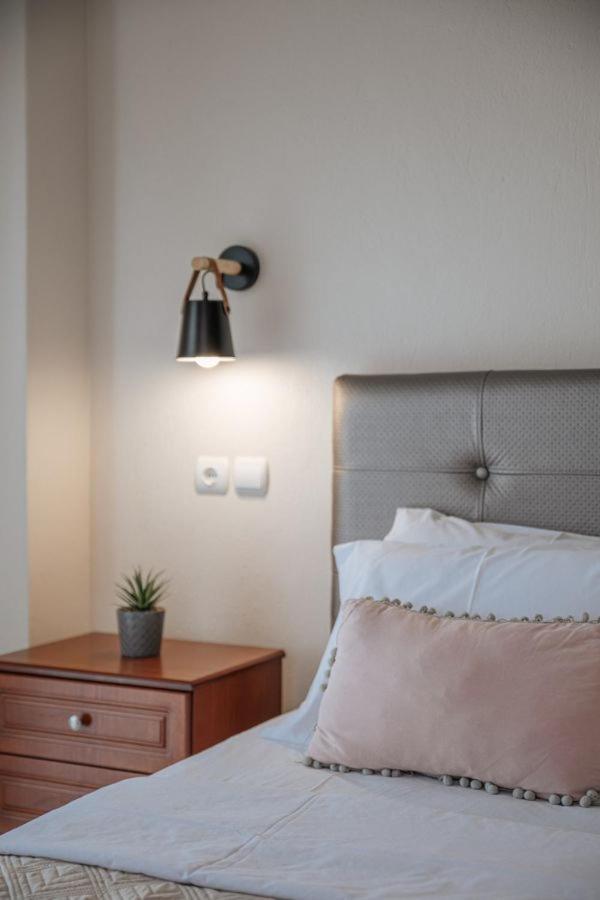 Nick Homestay